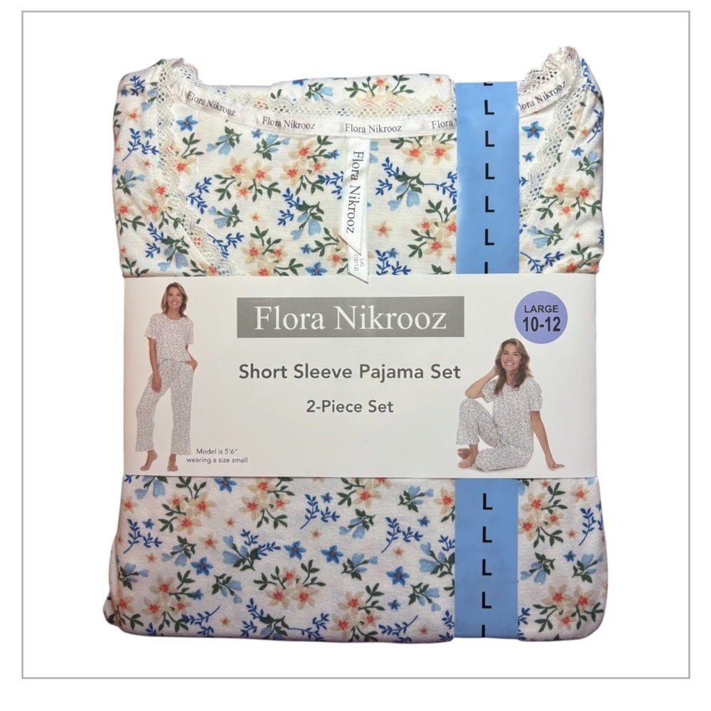 Flora Nikrooz White and Blue Floral Pajama Set Short Sleeve Pockets 😍